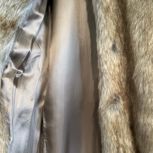 Totême Long Beige Faux Fur🤍 - Picture 9 of 13